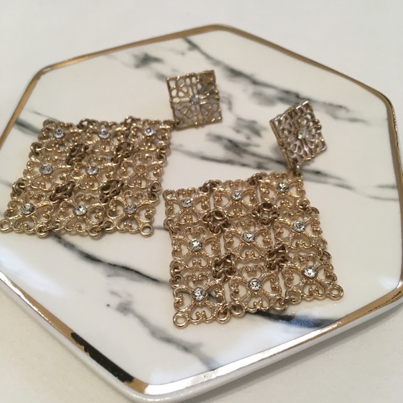 Jewelry - Gold Diamond Shaped Earring